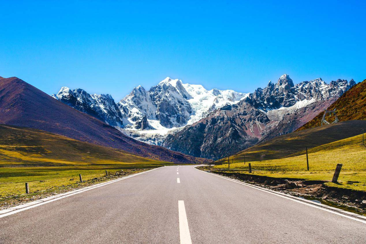 Materiālu piegādes projekts Sičuaņas posma kvalitātes uzlabo&scaron;anai, Sičuaņas-Tibetas &scaron;oseja G318 (Plateau Mountain Highway)